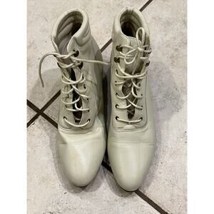 DanExx Beige Leather Austin Ankle Booties Sz 7.5 Victorian